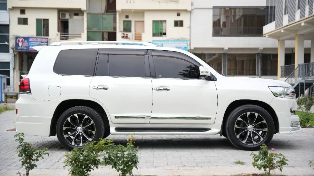 Toyota Land Cruiser 2012 for Sale in Islamabad Image-1
