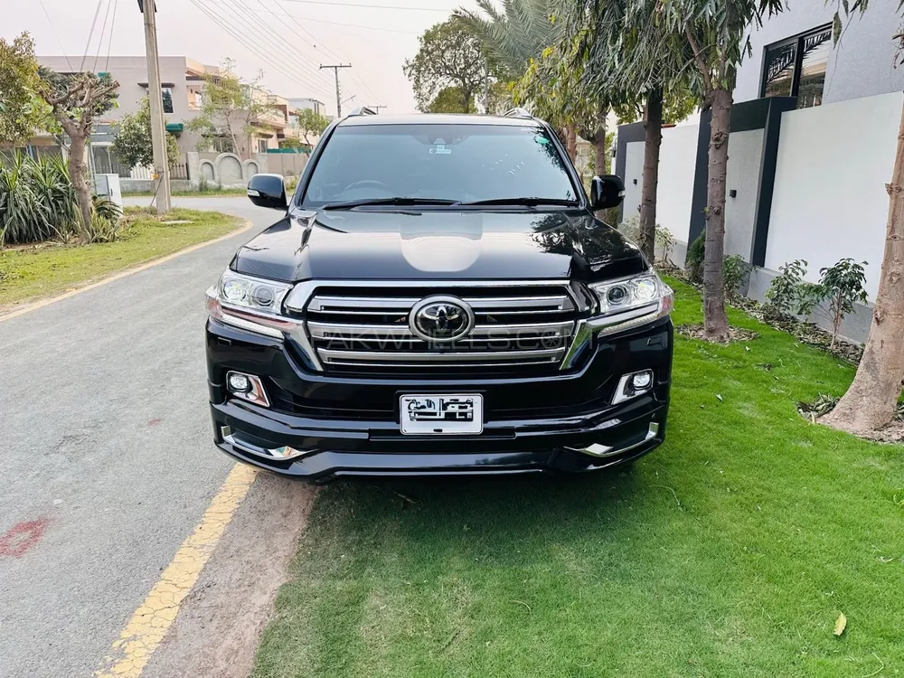 Toyota Land Cruiser 2017 for Sale in Lahore Image-1