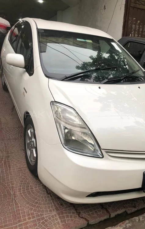 Toyota Prius Alpha 2008 for Sale in Lahore Image-1