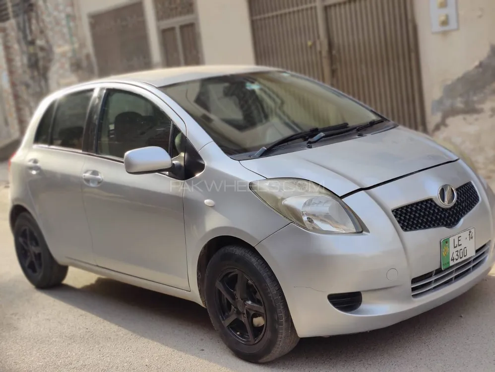 Toyota Vitz 2007 for Sale in Multan Image-1