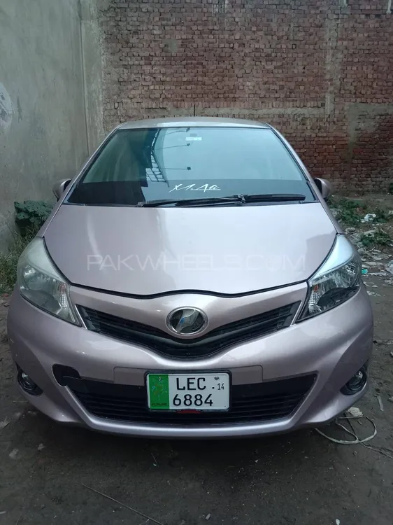 Toyota Vitz 2011 for Sale in Lahore Image-1