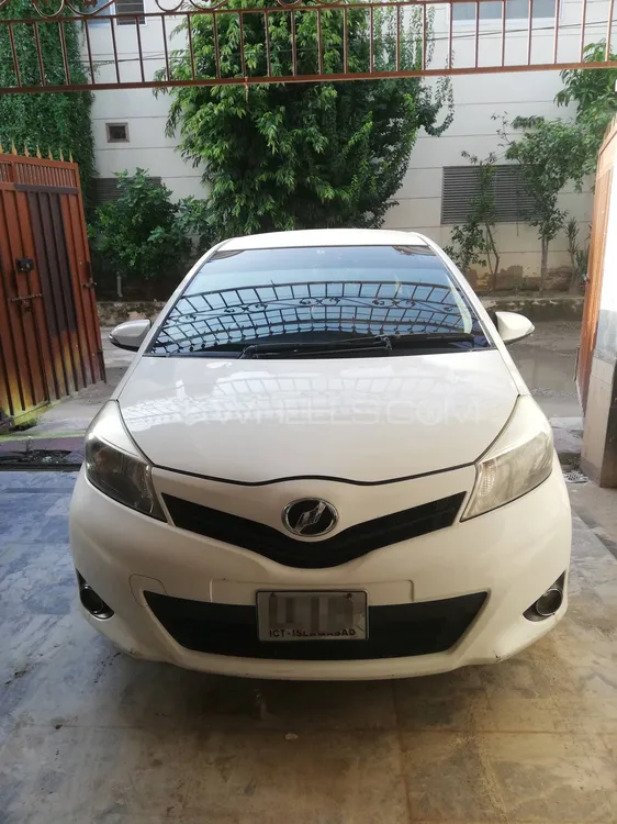 Toyota Vitz 2012 for Sale in Islamabad Image-1