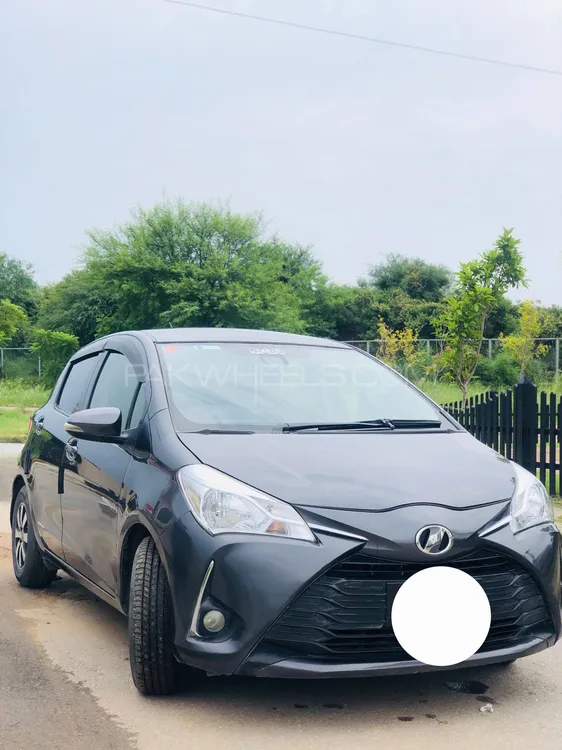 Toyota Vitz 2017 for Sale in Rawalpindi Image-1