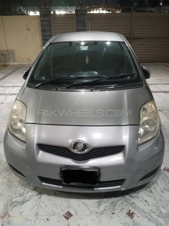 Toyota Vitz 2008 for Sale in Mardan Image-1