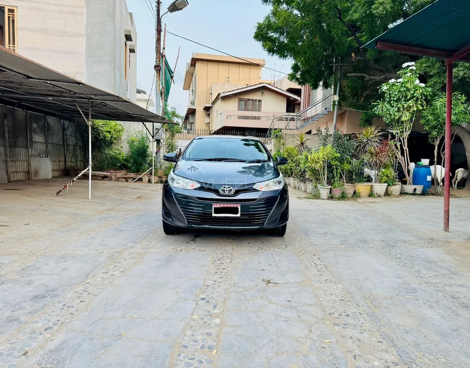Toyota Yaris Sedan 2021 for Sale in Karachi Image-1