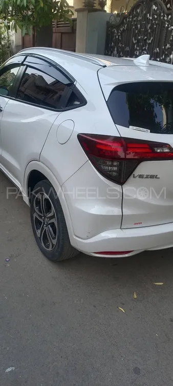 Honda Vezel 2024 for Sale in Gujranwala Image-1