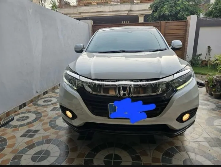 Honda Vezel 2018 for Sale in Multan Image-1