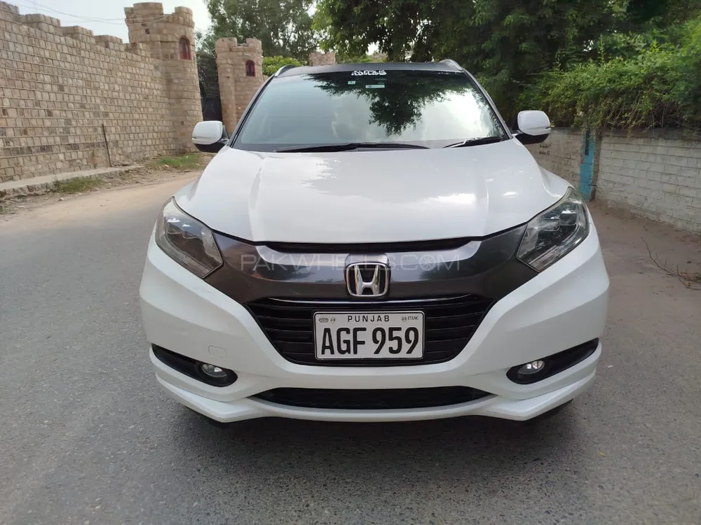 Honda Vezel 2016 for Sale in Multan Image-1