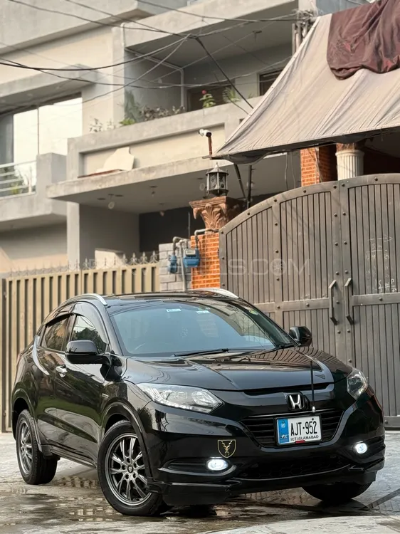 Honda Vezel 2015 for Sale in Lahore Image-1