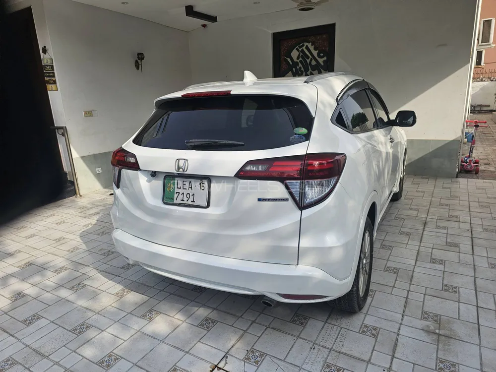 Honda Vezel 2014 for Sale in Lahore Image-1