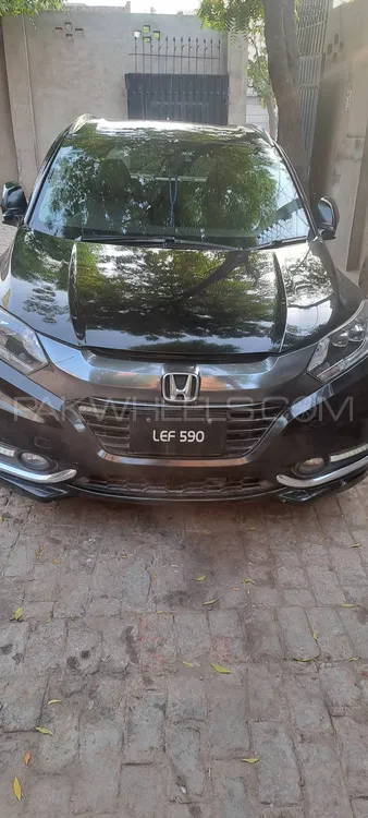 Honda Vezel 2015 for Sale in Multan Image-1