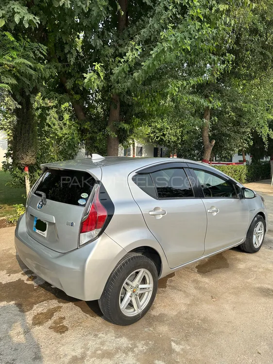 Toyota Aqua 2016 for Sale in Peshawar Image-1