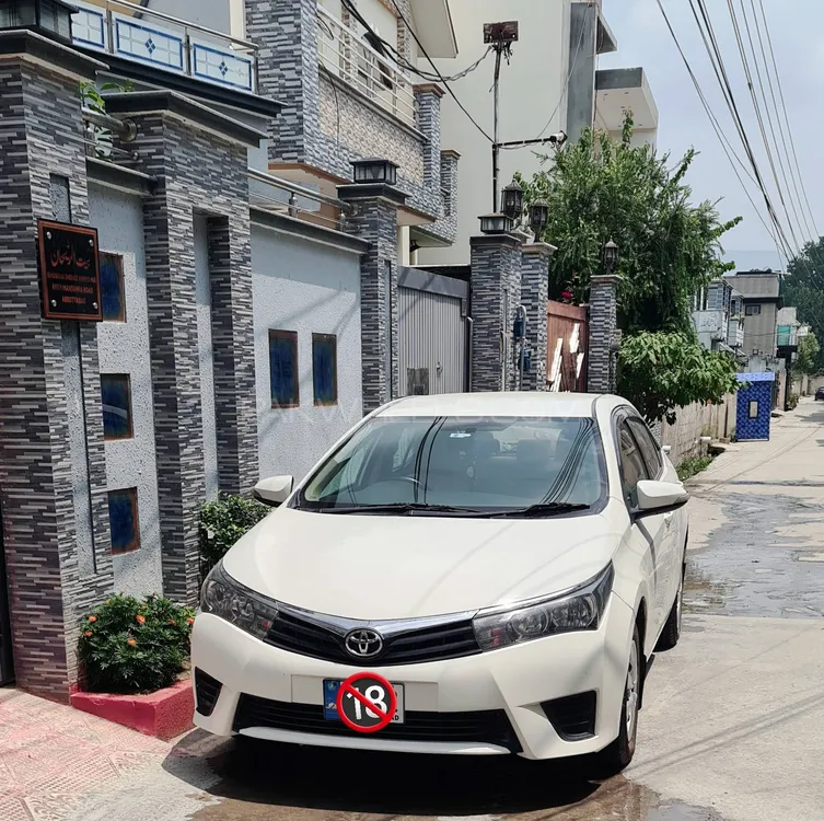 Toyota Corolla 2017 for Sale in Abbottabad Image-1