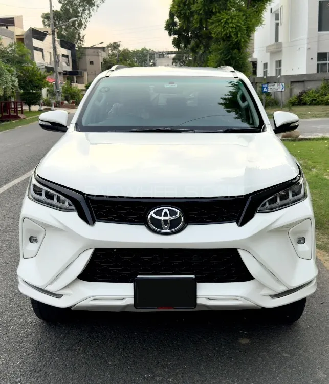 Toyota Fortuner 2017 for Sale in Lahore Image-1