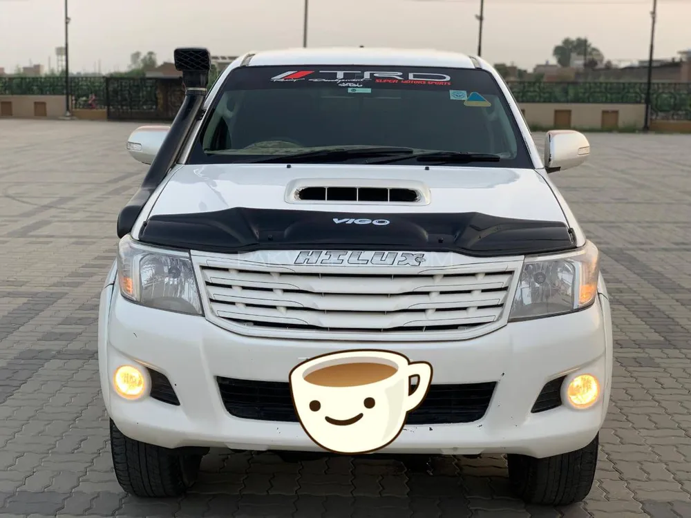 Toyota Hilux 2012 for Sale in Faisalabad Image-1