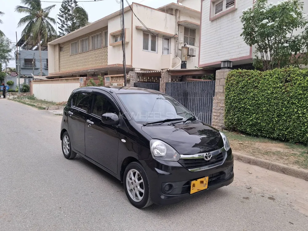 Toyota Pixis Epoch 2014 for Sale in Karachi Image-1