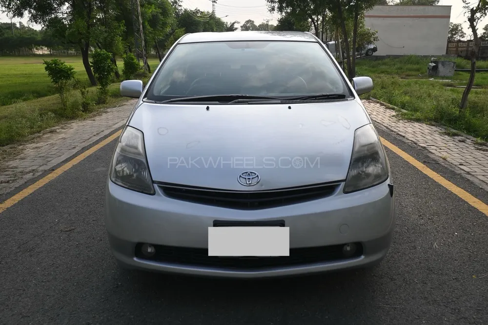 Toyota Prius 2007 for Sale in Lahore Image-1