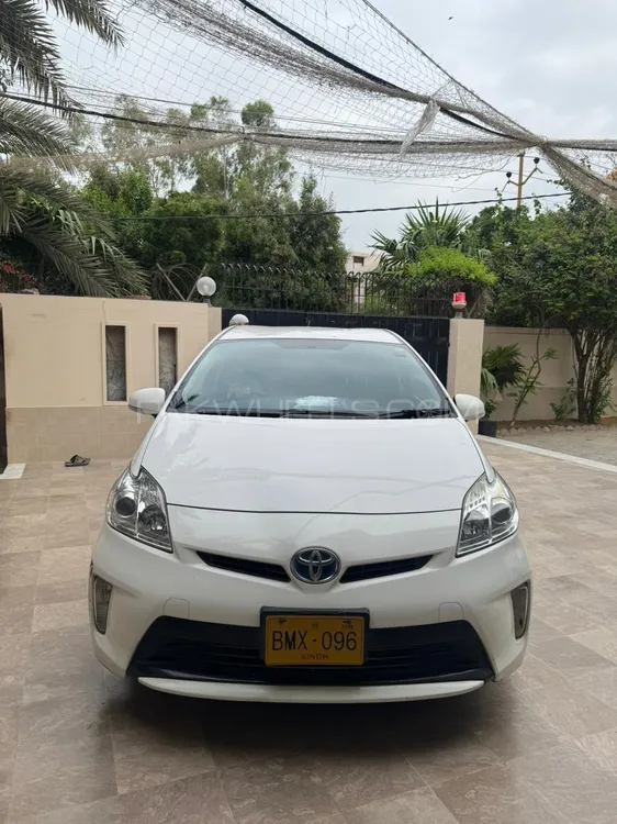 Toyota Prius 2015 for Sale in Karachi Image-1