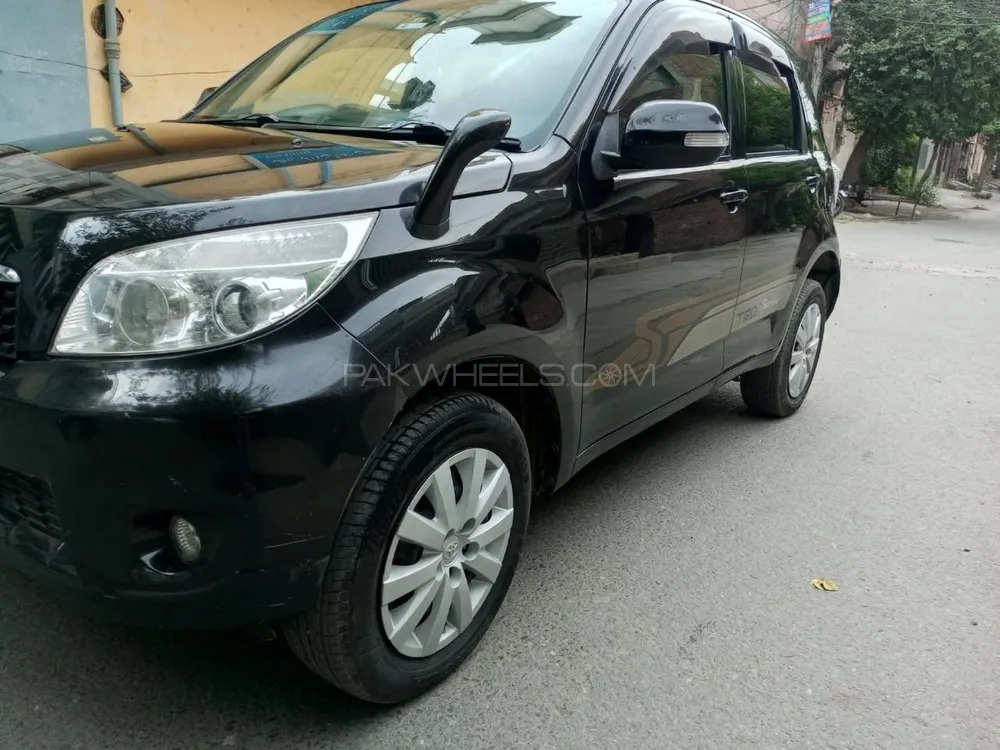 ٹویوٹا رش 2011 for Sale in لاہور Image-1