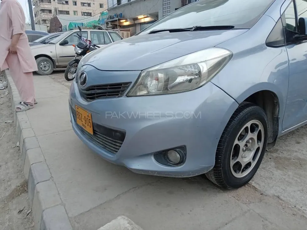 Toyota Vitz 2012 for Sale in Karachi Image-1