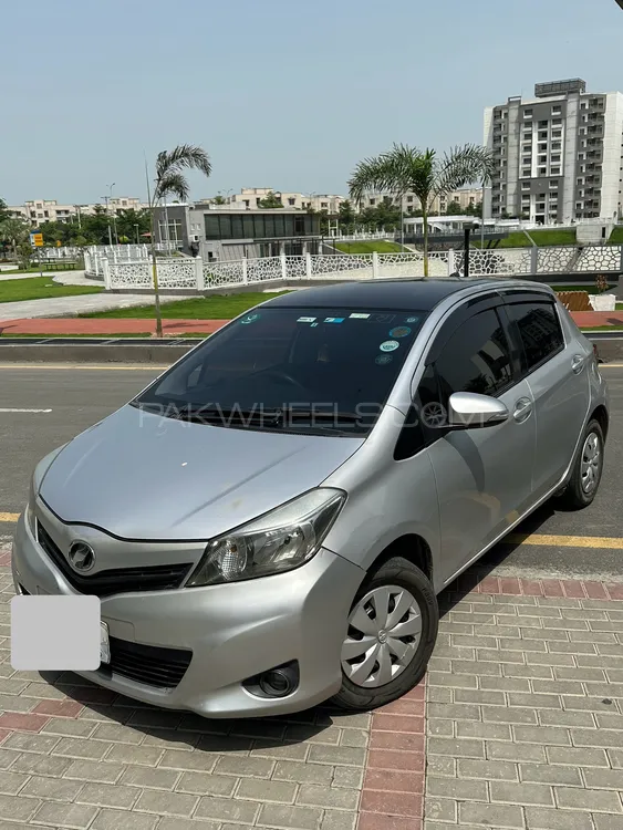 Toyota Vitz 2012 for Sale in Lahore Image-1