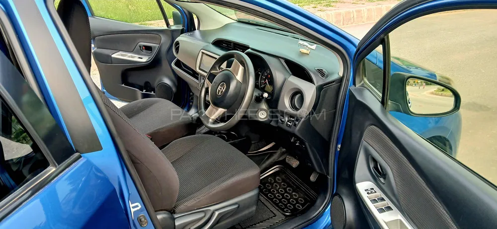 Toyota Vitz 2015 for Sale in Islamabad Image-1