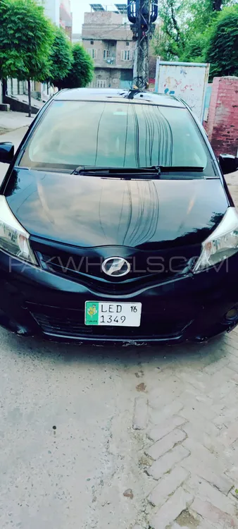 Toyota Vitz 2016 for Sale in Faisalabad Image-1