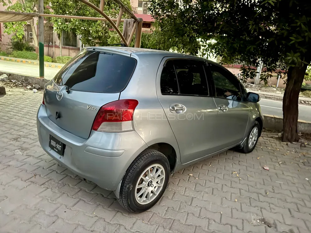 Toyota Vitz 2009 for Sale in D.G.Khan Image-1