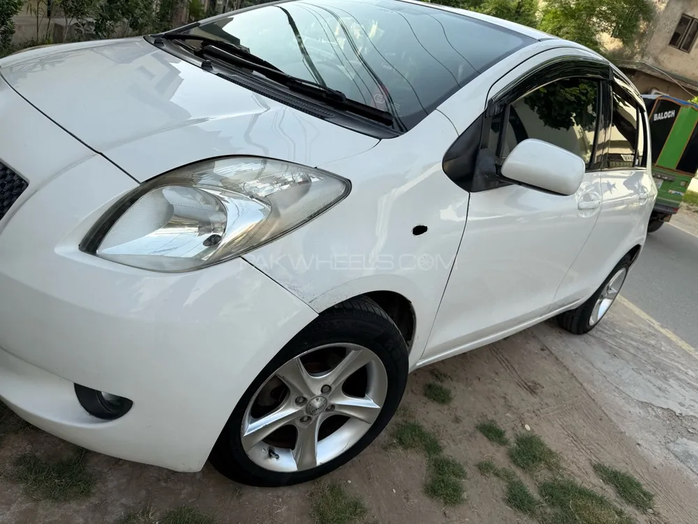 Toyota Vitz 2008 for Sale in Lahore Image-1