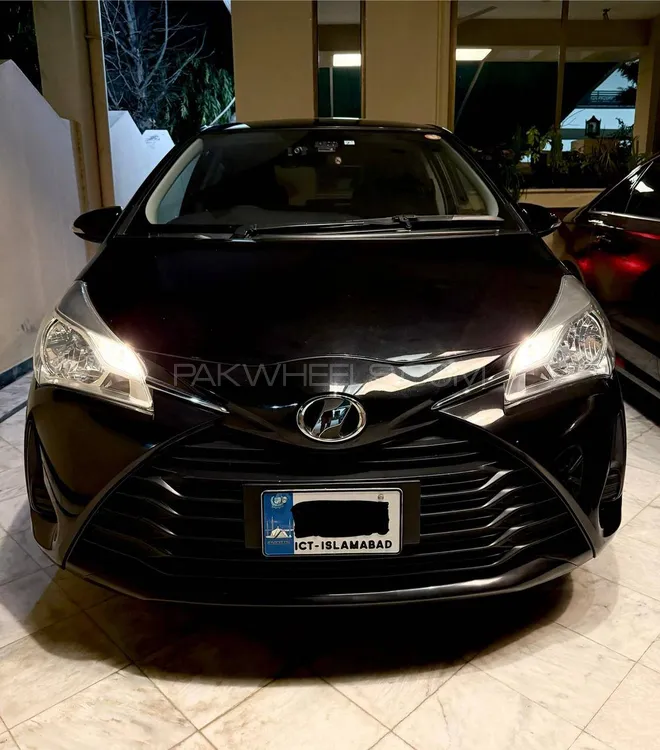 Toyota Vitz 2018 for Sale in Talagang Image-1