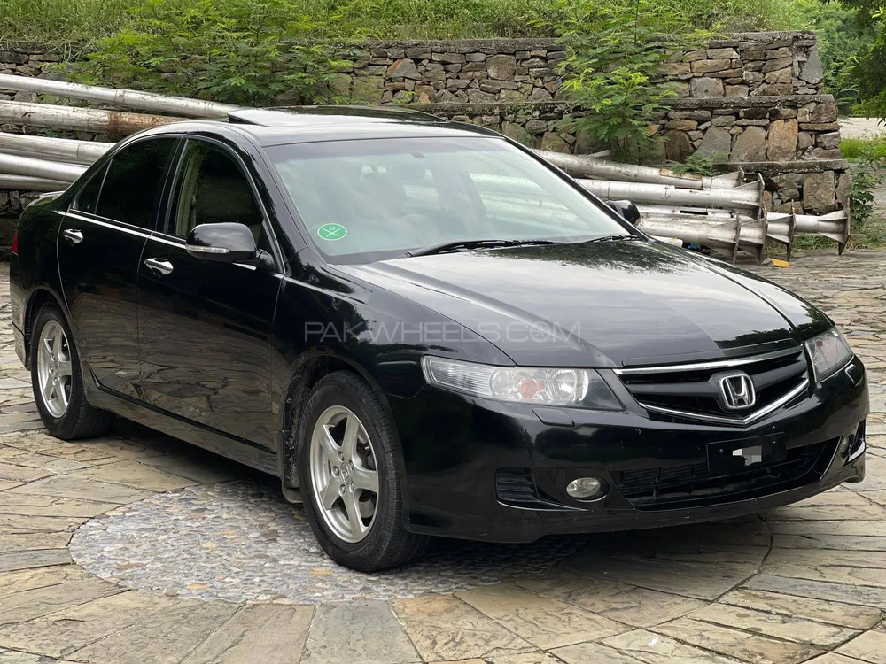Honda Accord 2004 for Sale in Islamabad Image-1