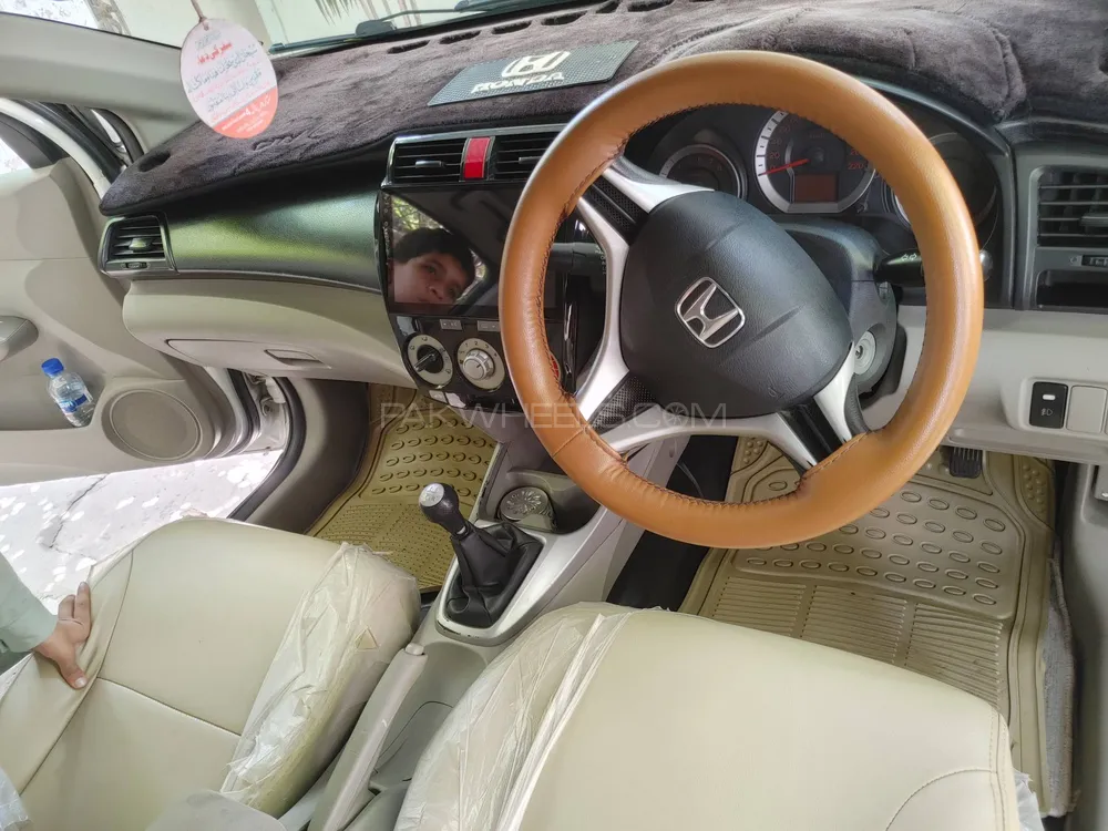 Honda City 2013 for Sale in Okara Image-1