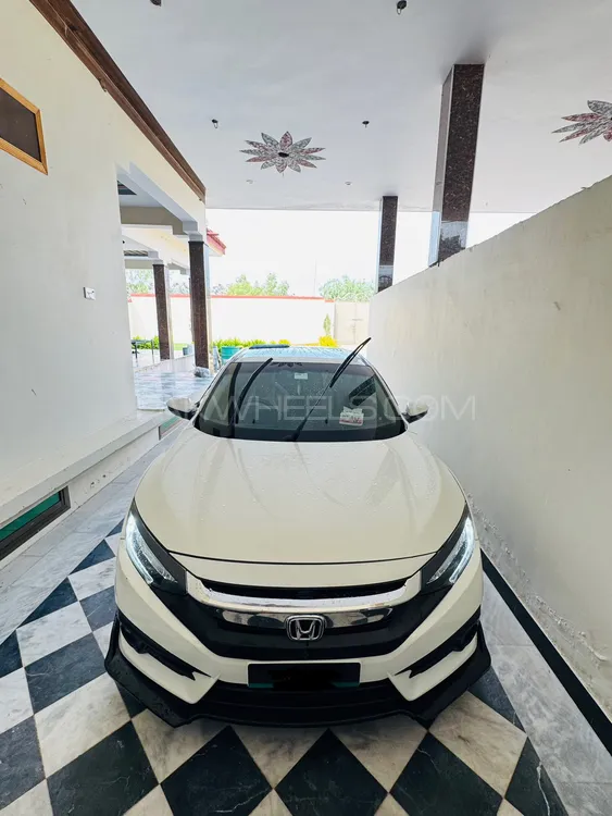 Honda Civic 2018 for Sale in Peshawar Image-1