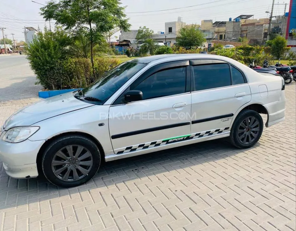 Honda Civic 2004 for Sale in Lahore Image-1