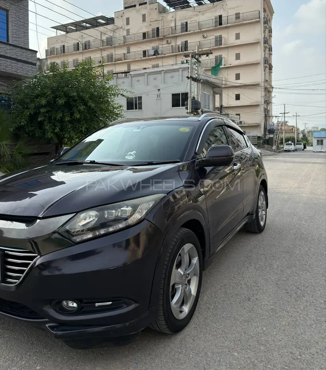 Honda Vezel 2013 for Sale in Wah cantt Image-1