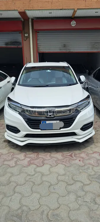 Honda Vezel 2018 for Sale in Peshawar Image-1