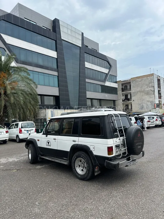 Mitsubishi Pajero 1989 for Sale in Islamabad Mitsubishi Pajero 1989 for Sale in Islamabad Image-2