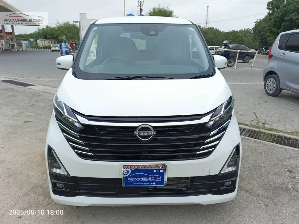 Nissan Dayz 2024 for Sale in Karachi Image-1