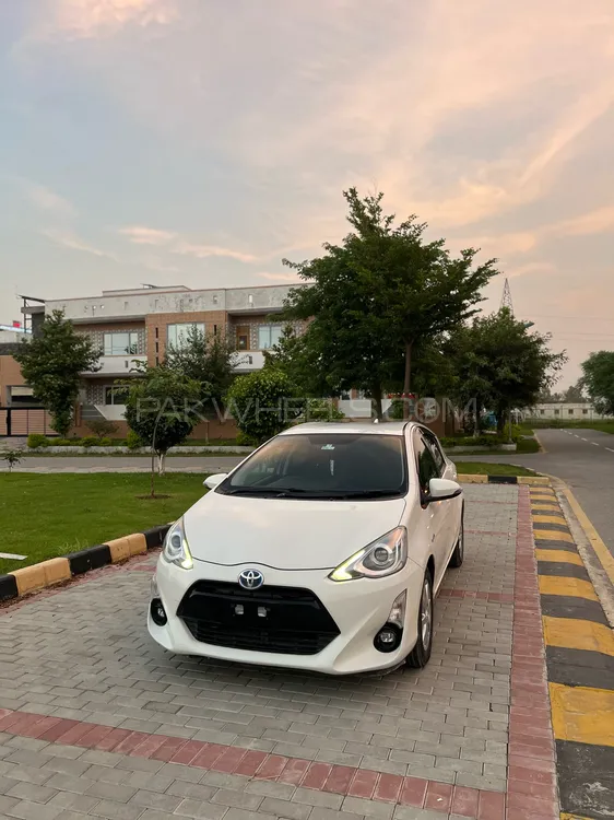 Toyota Aqua 2015 for Sale in Islamabad Image-1