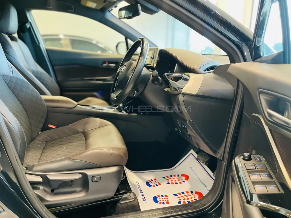 Toyota C-HR 2018 for Sale in Islamabad Toyota C-HR 2018 for Sale in Islamabad Image-7
