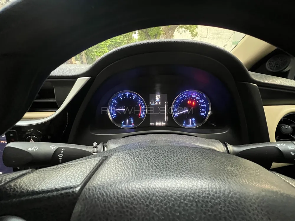 Toyota Corolla 2020 for Sale in Faisalabad Image-1