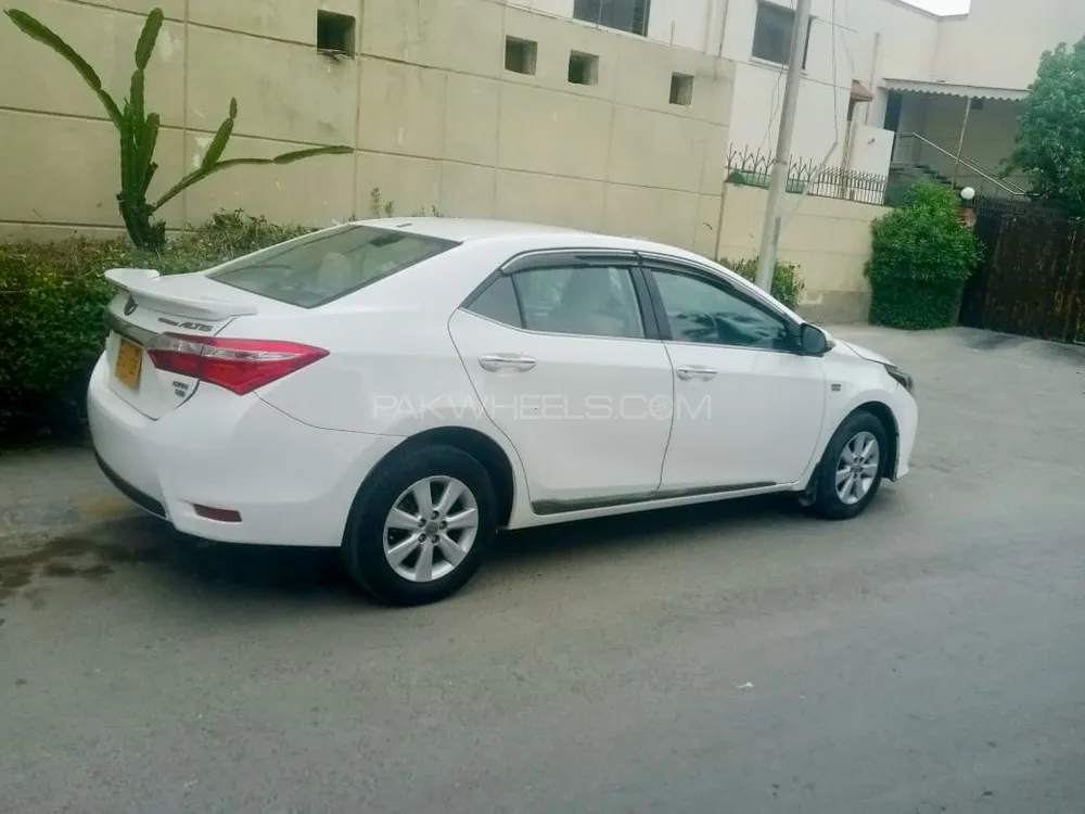 Toyota Corolla 2016 for Sale in Karachi Image-1