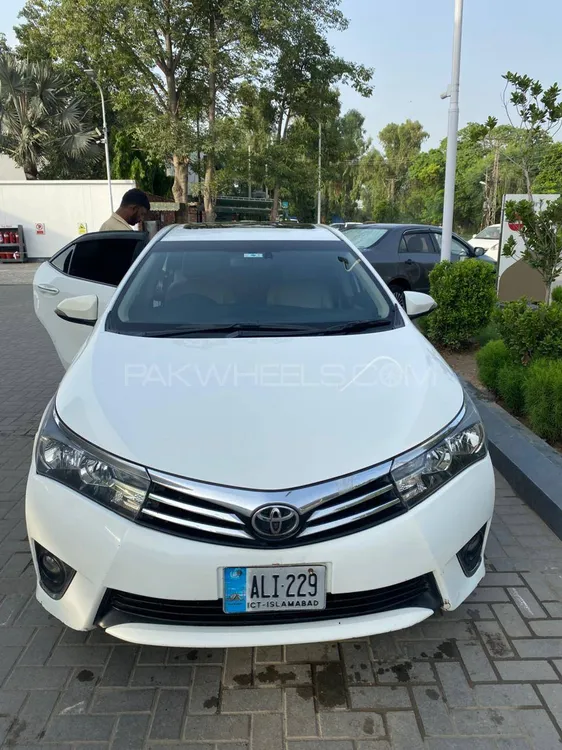 Toyota Corolla 2016 for Sale in Lahore Image-1
