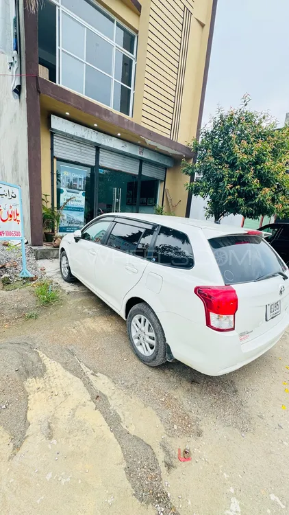 Toyota Corolla Axio 2014 for Sale in Islamabad Image-1