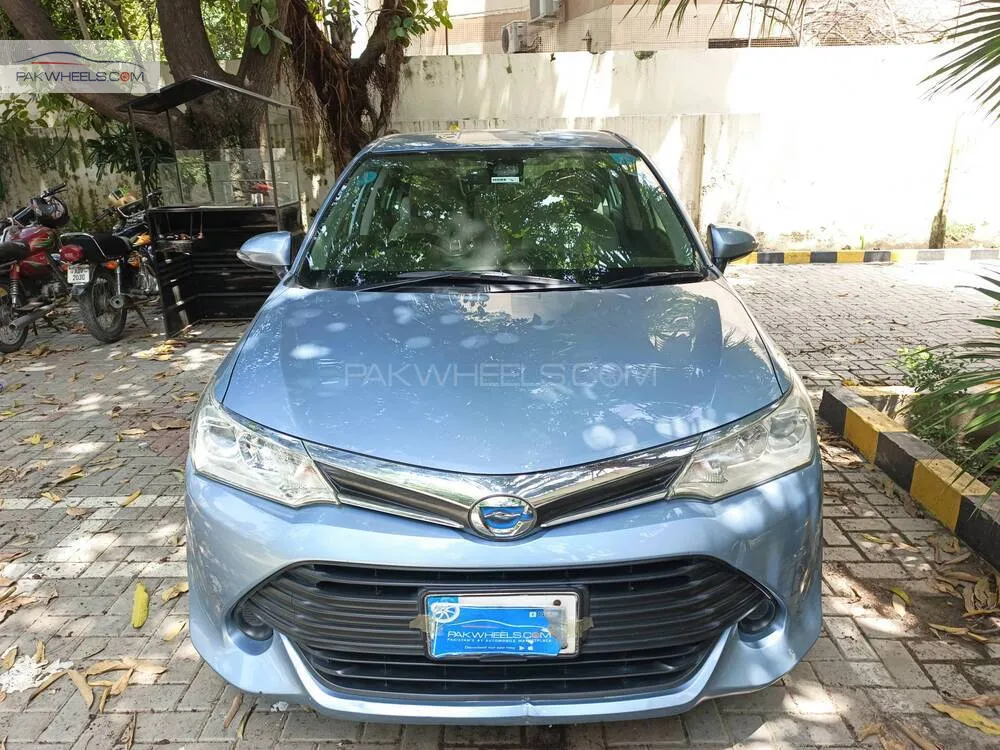 Toyota Corolla Axio 2016 for Sale in Lahore Image-1