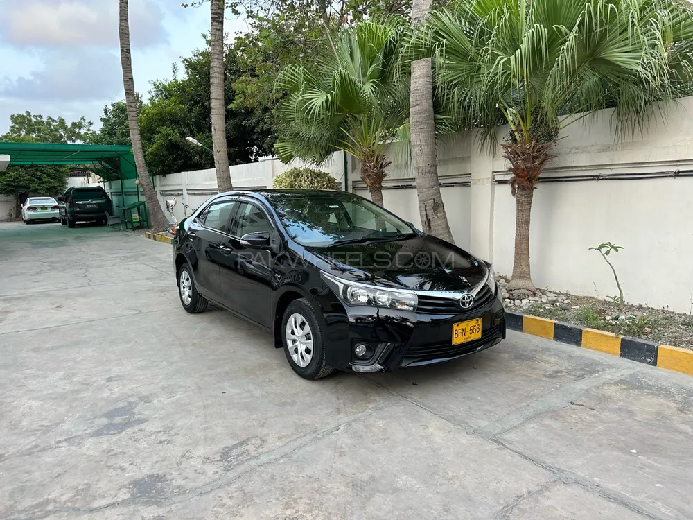 Toyota Corolla 2016 for Sale in Karachi Image-1