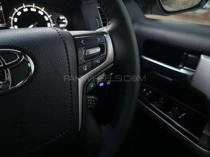 Toyota Fj Cruiser 2017 for Sale in Lahore Image-1