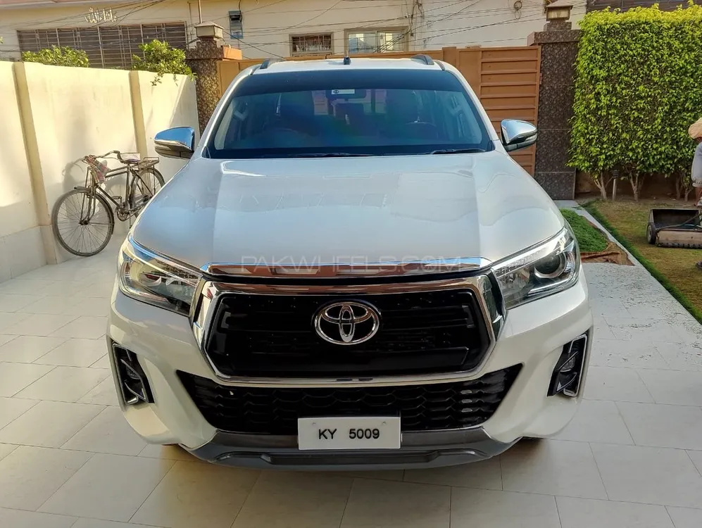 Toyota Hilux 2019 for Sale in Multan Image-1