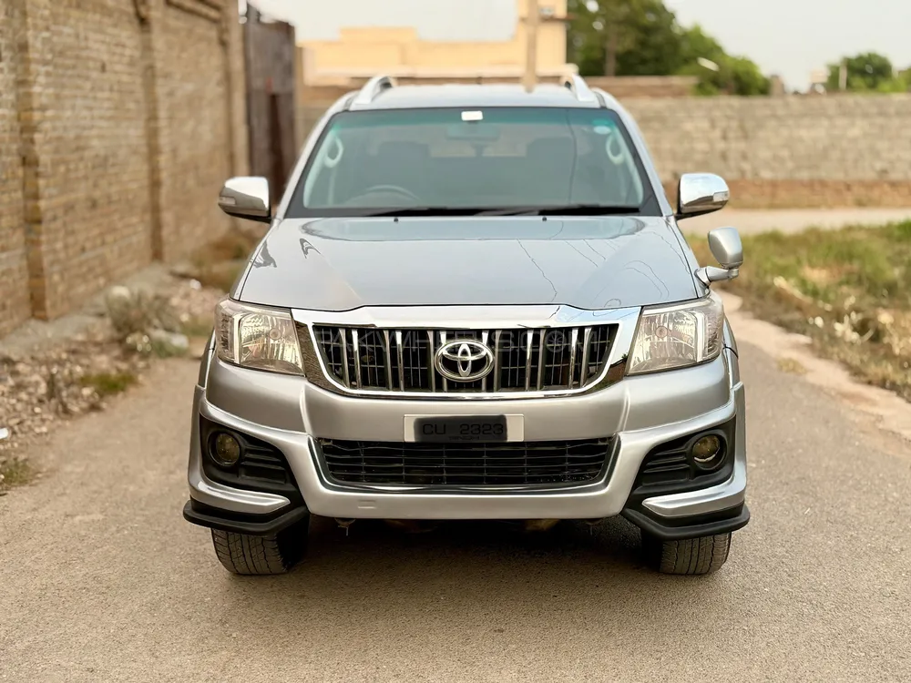 Toyota Hilux 2012 for Sale in Peshawar Image-1