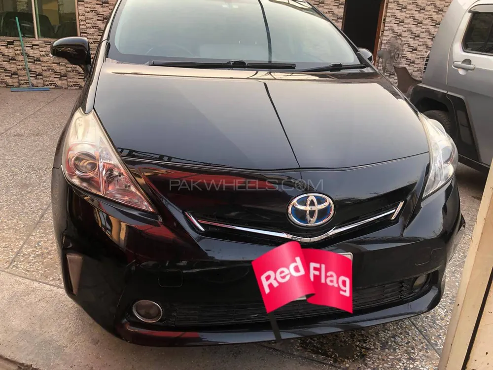 Toyota Prius Alpha 2012 for Sale in Islamabad Image-1